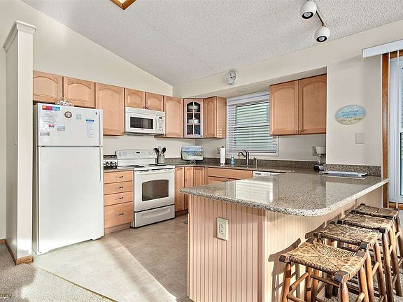 4th image of 217 47th St #East