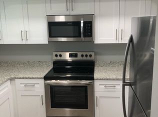 1703 Northampton St, Venice, FL 34293