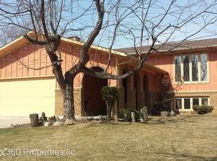 98 N Woodcrest Dr N, Fargo, ND 58102