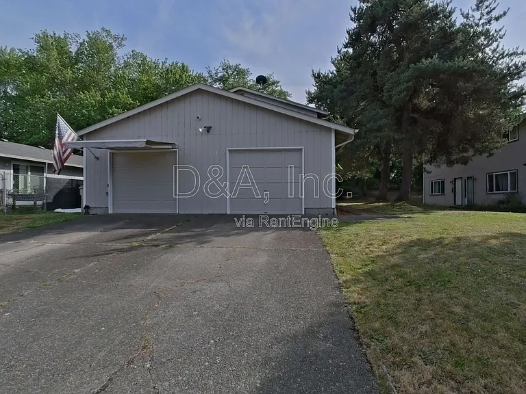 1692 Del Rio Ave SE — Photo 1