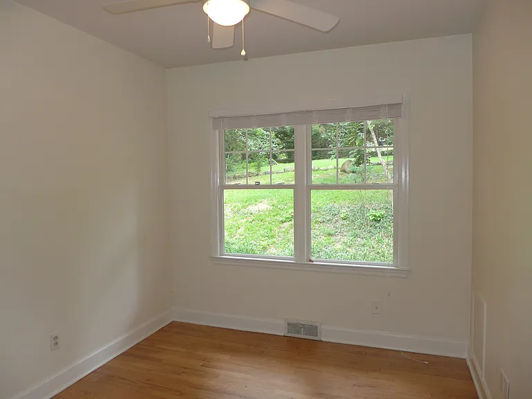 733 Raleigh Rd — Photo 7