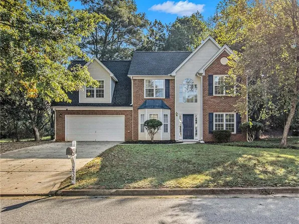 2558 Rainmaker Dr, Decatur, GA 30034