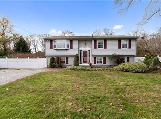 55 Green River Ave, Warwick, RI 02889