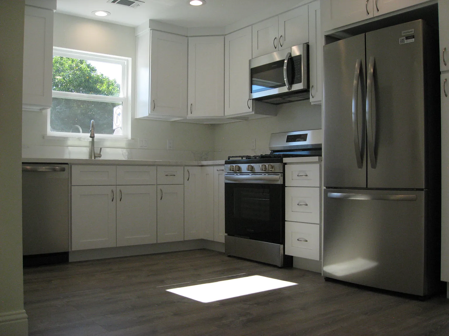 1 bed, 600 sqft, $3,000 — Photo 3