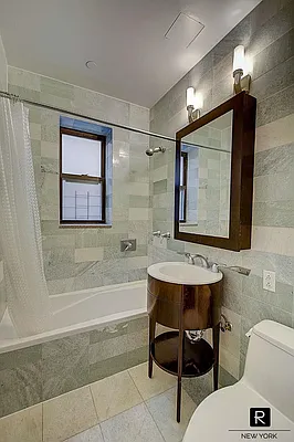 Rented by R New York | media 42