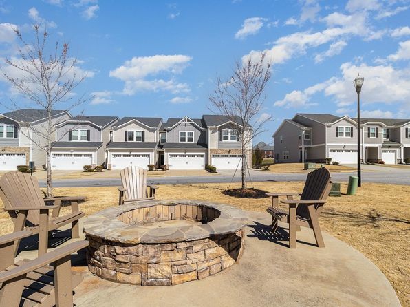 100 Outback Dr, Greer, SC 29650