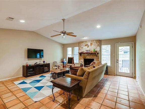 5th image of 12000 Ladrido Ln