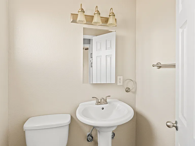 McFadden Apartments — Photo 10