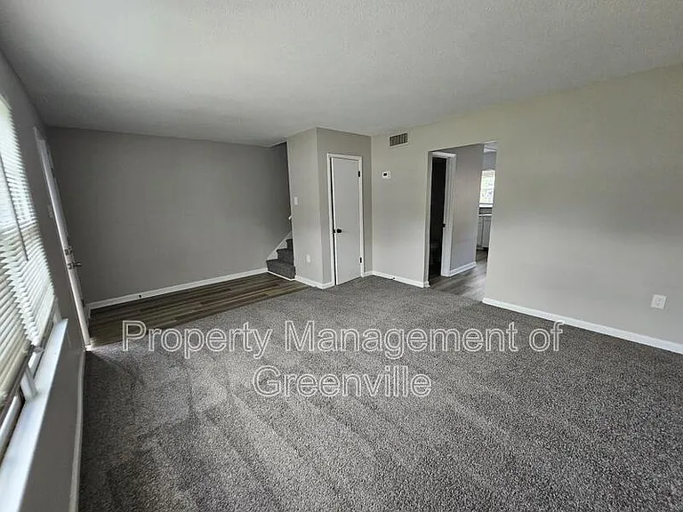 6526 White Horse Rd #10B — Photo 2