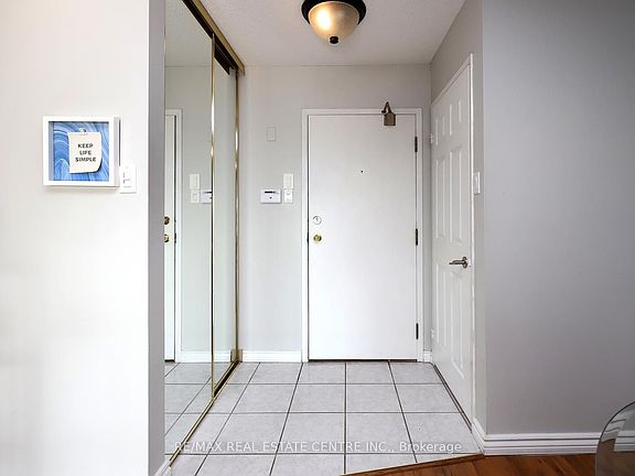 3rd image of 26 Hanover Rd #1704