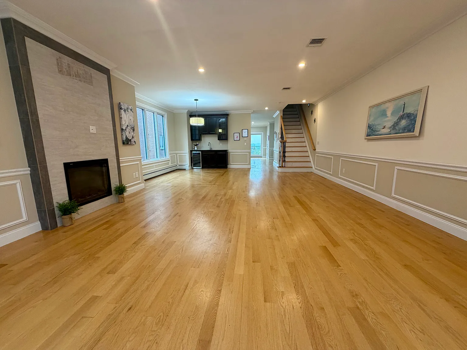 3 bed, 3.5 bath, 3000 sqft, $5,400 — Photo 2