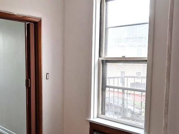 2nd image of 227 Garfield Ave #2B