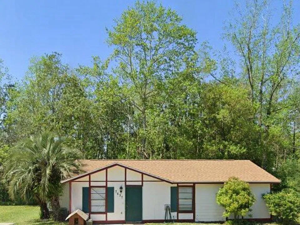 7637 Dartmoor Dr