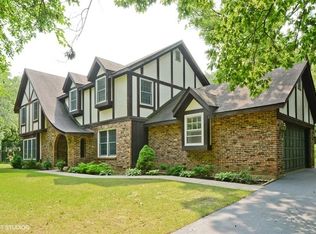 21 Burning Oak Trl, Barrington Hills, IL
