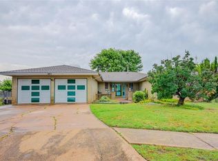 605 SW 21st St, Moore, OK 73160