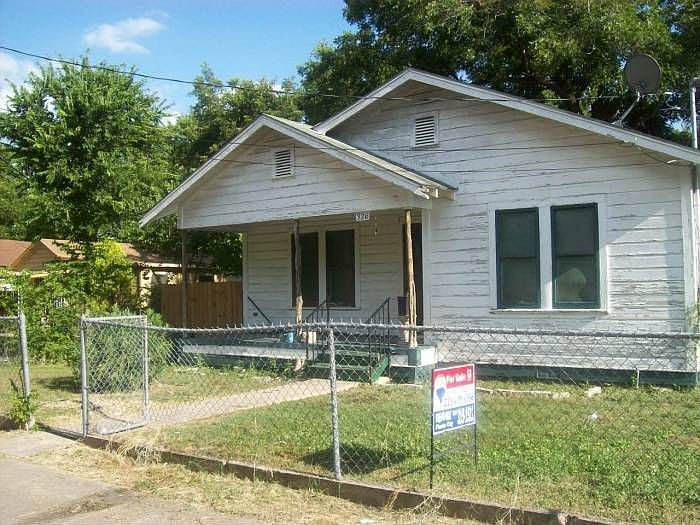 2nd image of 326 Randall Ave