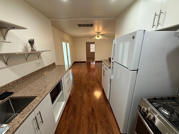 3rd image of 2058 N Maricio Cir