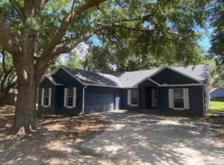 310 E Henschen Ave, Oakland, FL 34760