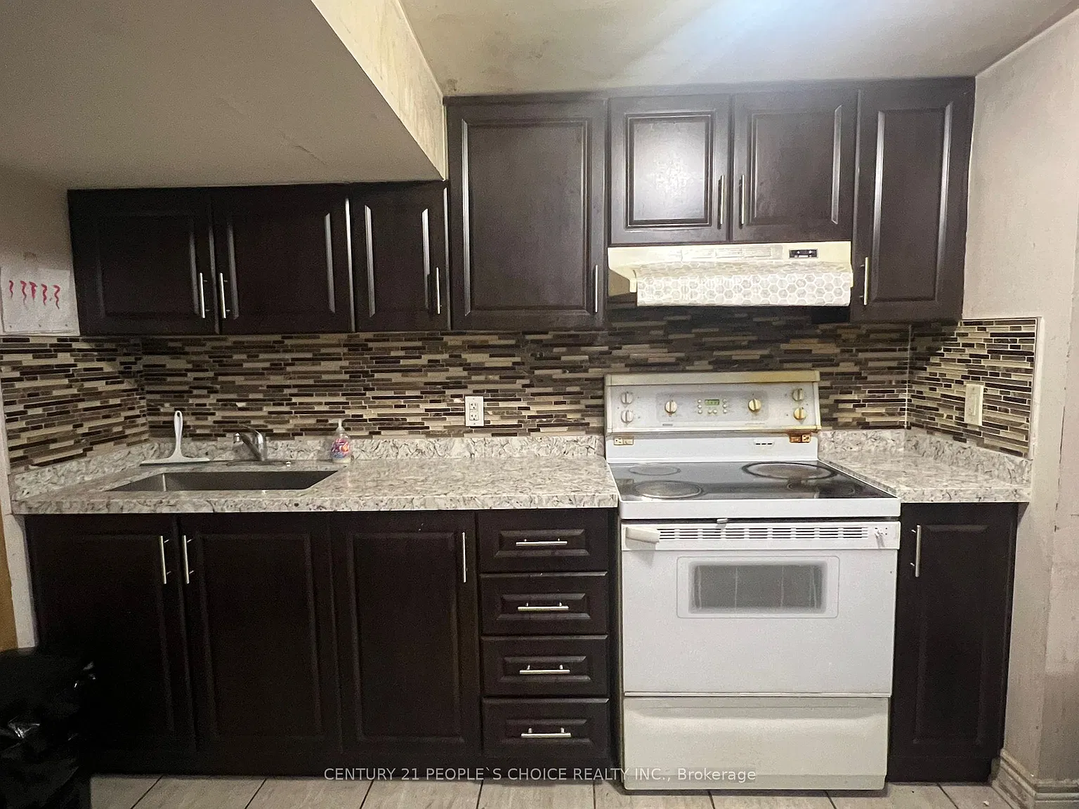3 bed, $1,900 — Photo 2
