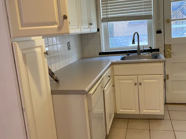 620 Westwood Dr APT 1N, Saint Louis, MO 63105