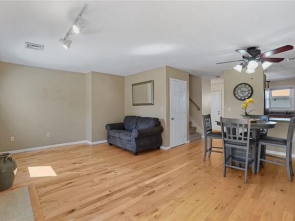 4th image of 1603 Plainfield Pike APT B7