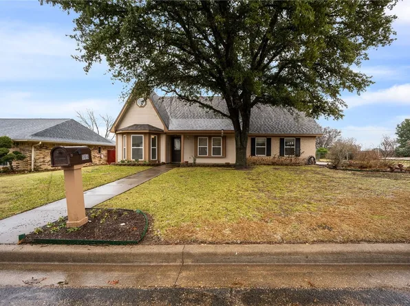 1108 Radisson Dr, Hewitt, TX 76643