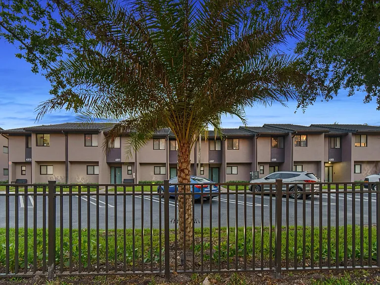4315 NW 115th Ave — Photo 14