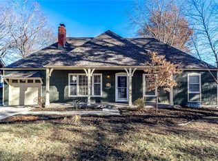 7747 Aberdeen St, Prairie Village, KS 66208