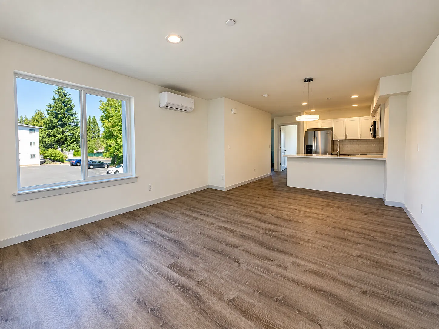 3 bed, 2.5 bath, 1637 sqft, $3,250 — Photo 4