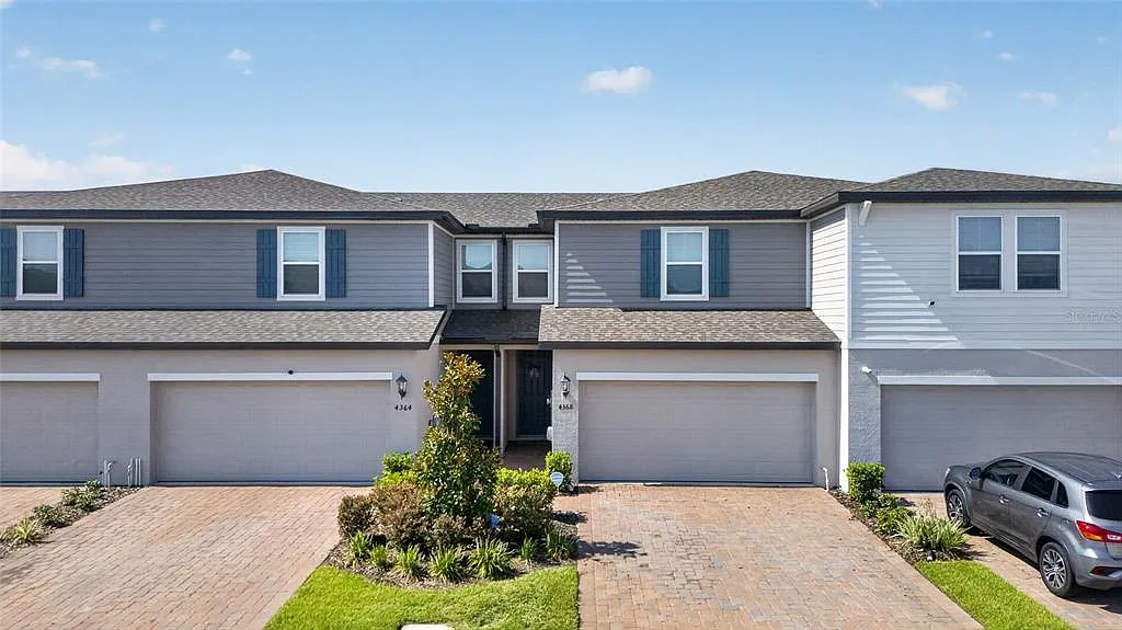 3 bed, 2.5 bath, 1560 sqft, $2,200 — Photo 1