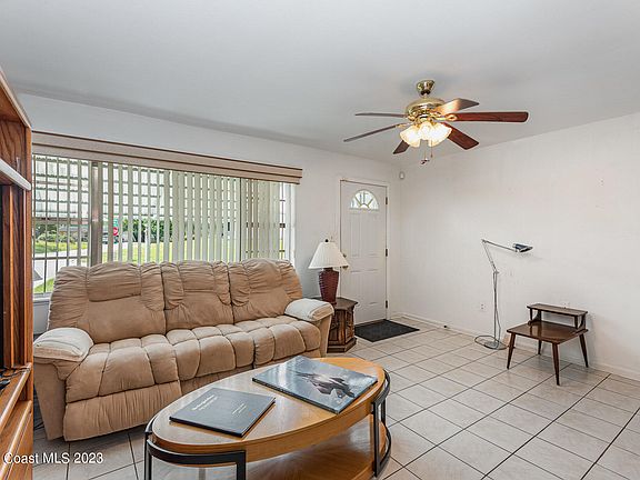5th image of 1740 Dunbar St