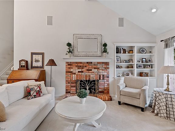 3rd image of 509 Dogwood Ln