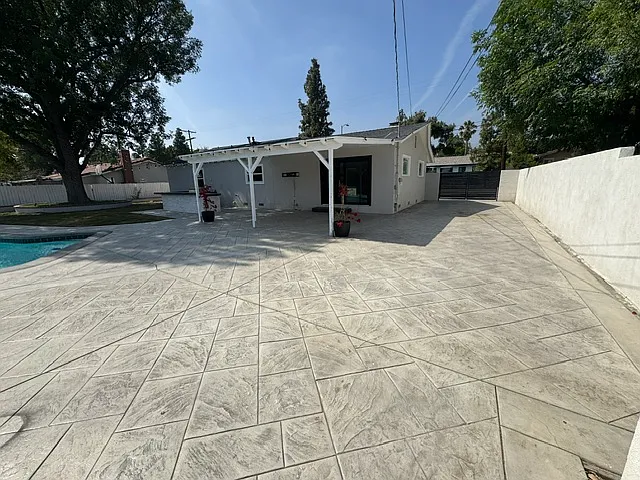 20650 Chatsworth St — Photo 19