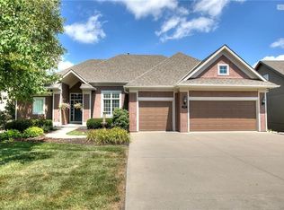 10825 N Mattox Ct, Kansas City, MO 64154