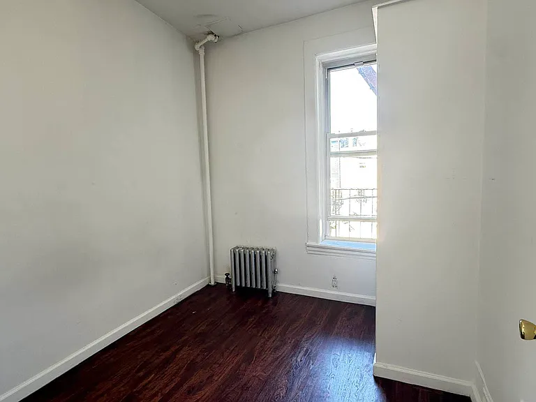 281 23rd St #6 — Photo 7
