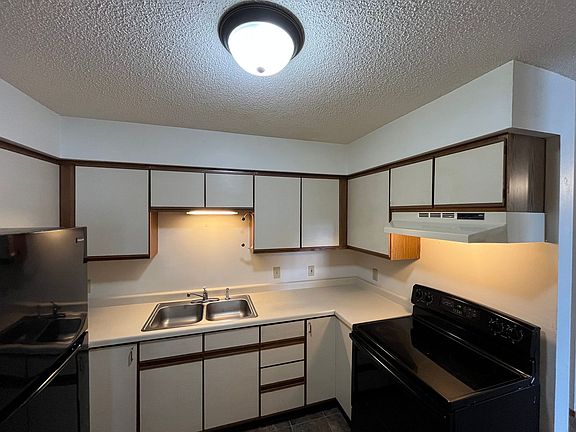 5th image of 810 S State St #8