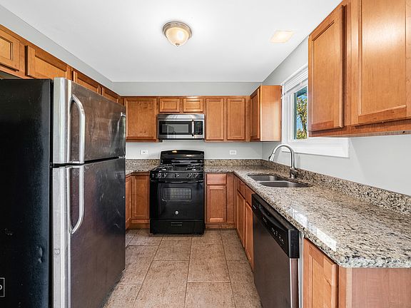4th image of 17711 Central Park Ave