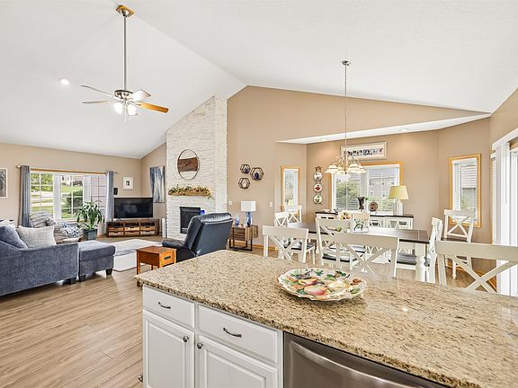 4th image of 4000 Lakeland Ct