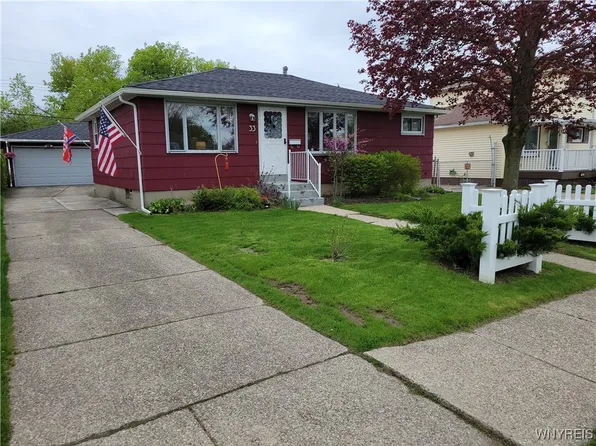 33 Hackett Dr, Tonawanda, NY 14150