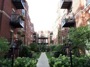 1332 W Greenleaf Ave APT 1B, Chicago, IL 60626