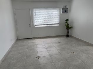 7307 Woodman Ave #8, Van Nuys, CA 91405