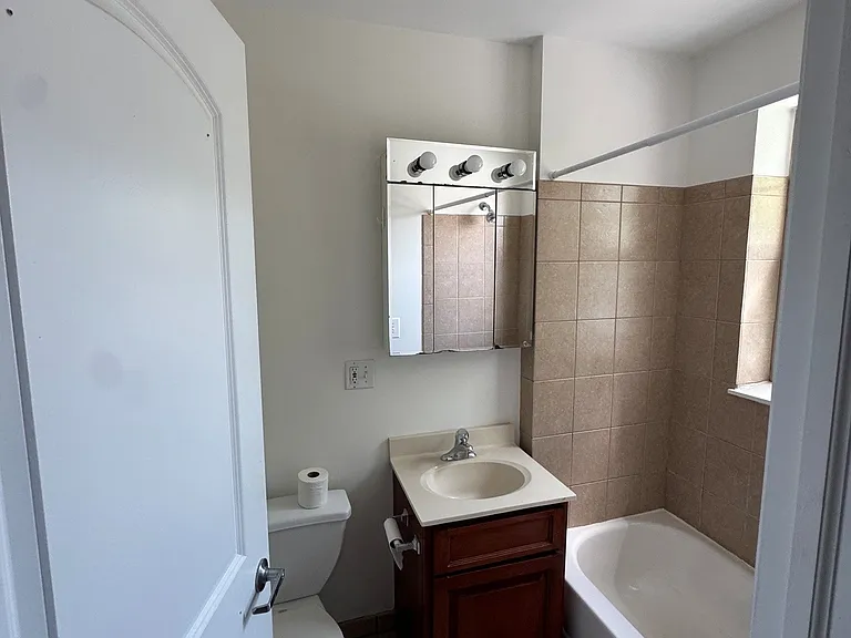 503 Chestnut St #205 — Photo 7