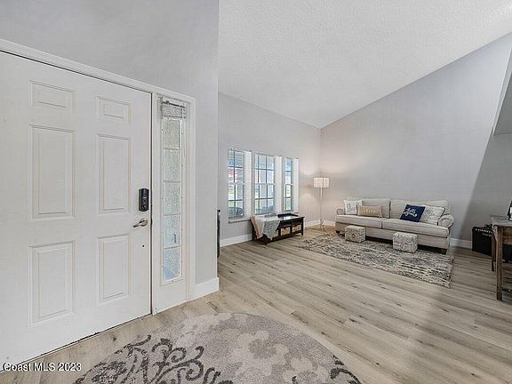 5th image of 2643 Lowell Cir