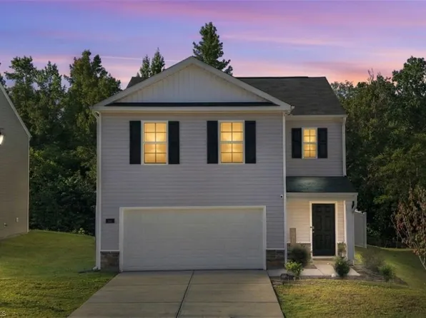 186 Carriage Cove Cir, Mocksville, NC 27028