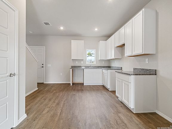 4th image of 1527 Outrigger Way