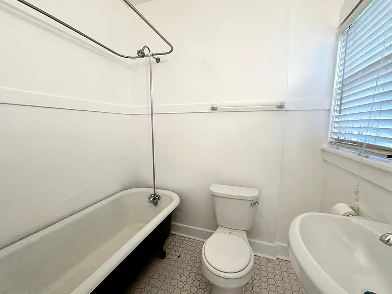 2129 SE 10th Ave — Photo 11