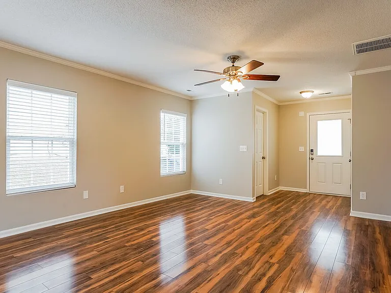 7133 Lowell Ridge Rd — Photo 4