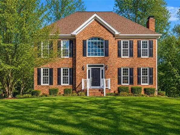 5229 Bridge Pointe Dr, Clemmons, NC 27012
