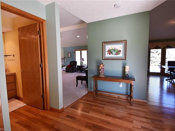 5th image of 32520 Briarwood Dr