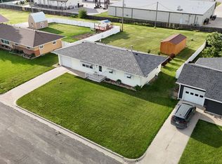 122 W 5th St, Smith Center, KS 66967
